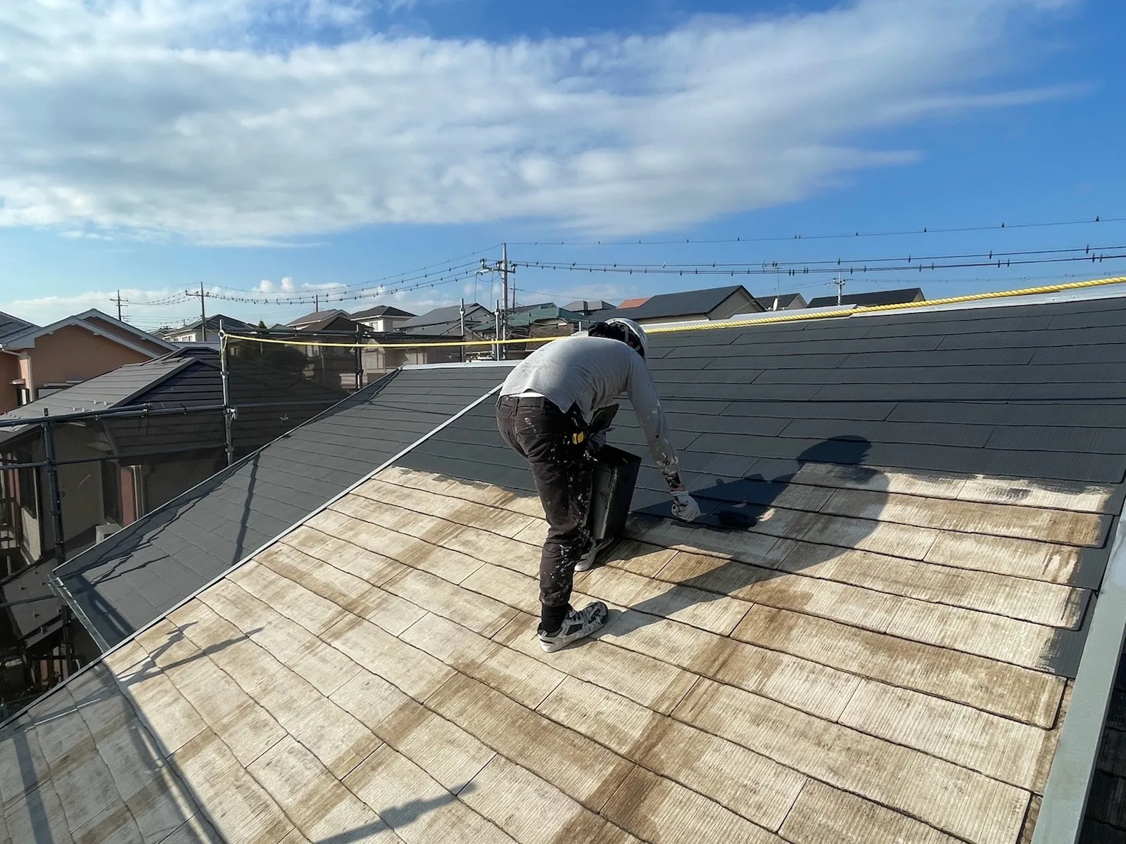 外部からの影響に強くする屋根塗装