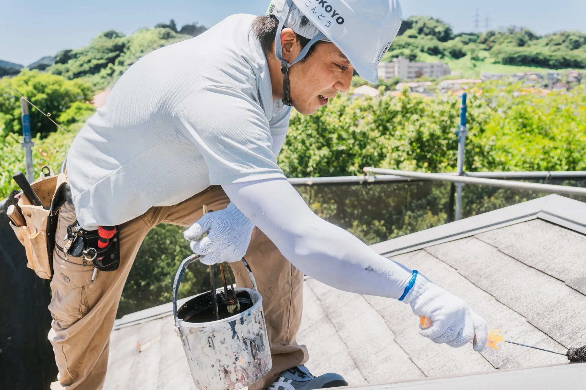屋根塗装で夏の暑さは軽減できる?遮熱塗料の効果と限界をプロが解説